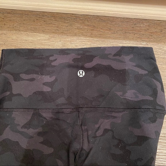 RARE Lululemon Wunder Under Crop Camo Leggings Roll Down Size 4 - Picture 11 of 11